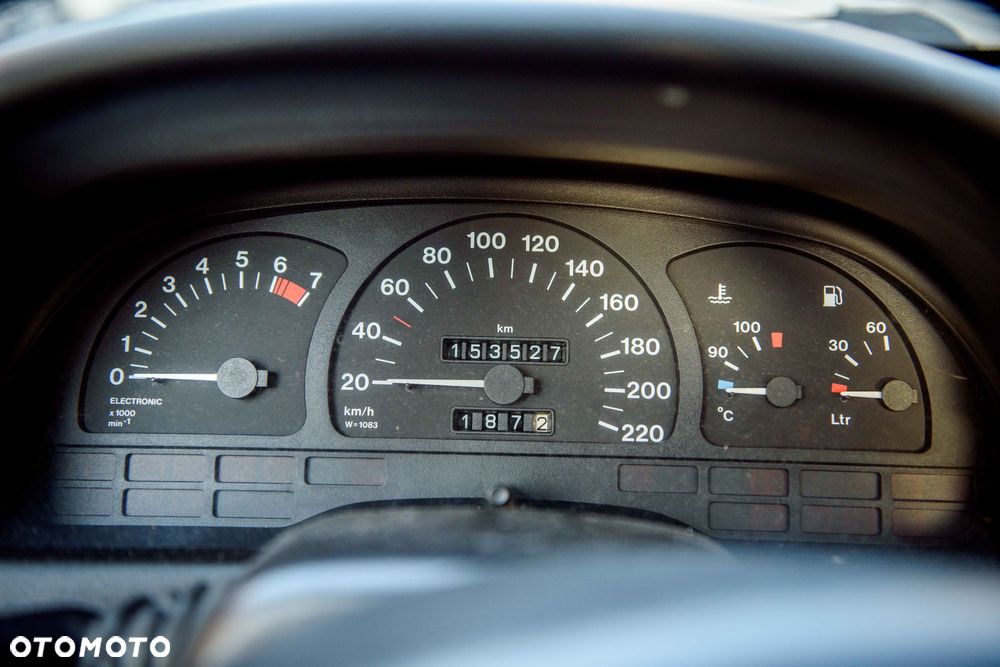 Opel Vectra 1.6 GL - 5