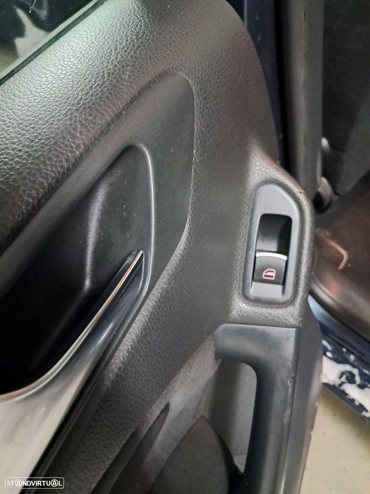 VW Golf 1.6 TDi Highline - 14