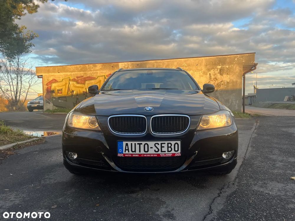 BMW Seria 3 318d DPF Touring - 8