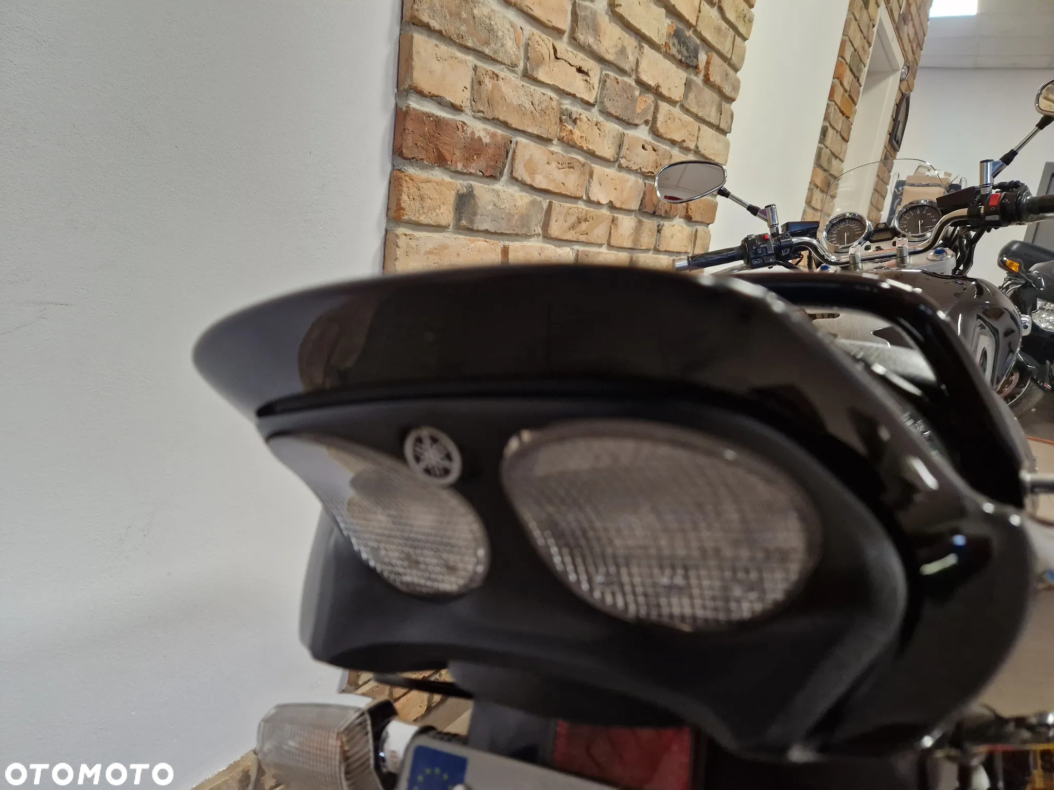Yamaha XJR - 19