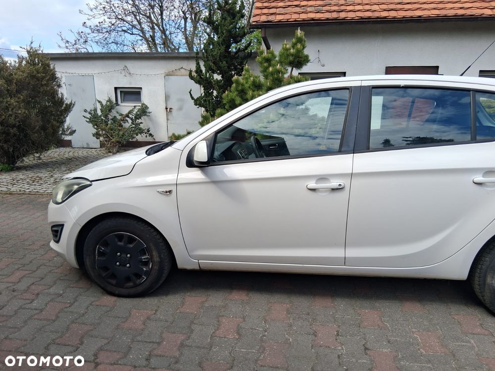 Hyundai i20 1.1 CRDi Comfort - 24