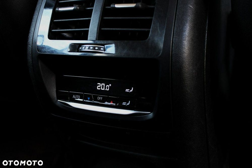 BMW X3 sDrive18d mHEV - 17