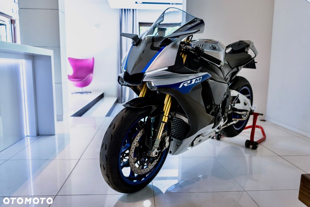 Yamaha R1 - 39