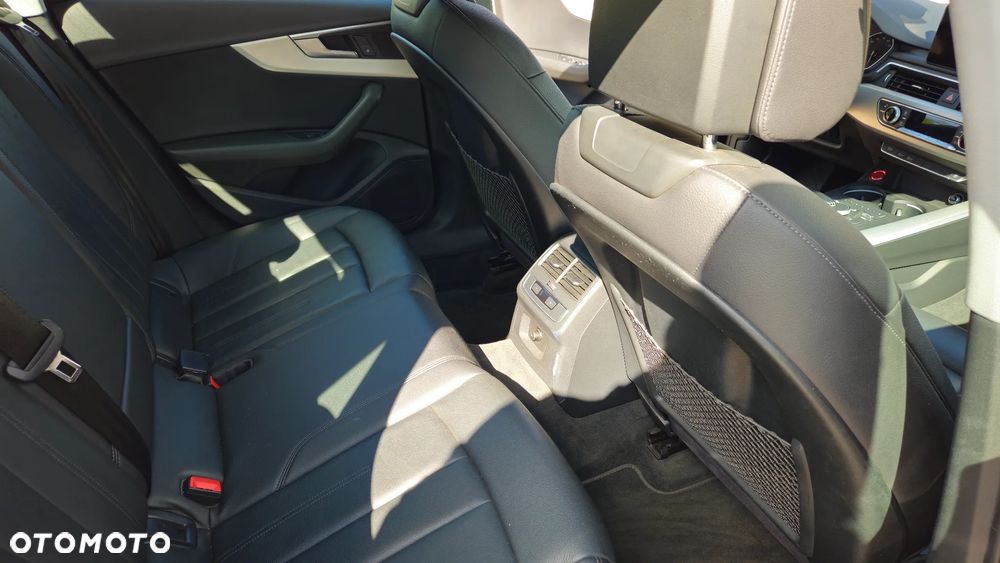 Audi A4 Limousine 2.0 TFSI ultra S tronic design - 14