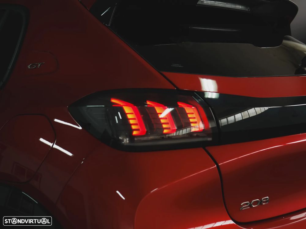 Peugeot 208 1.2 PureTech GT EAT8 - 9