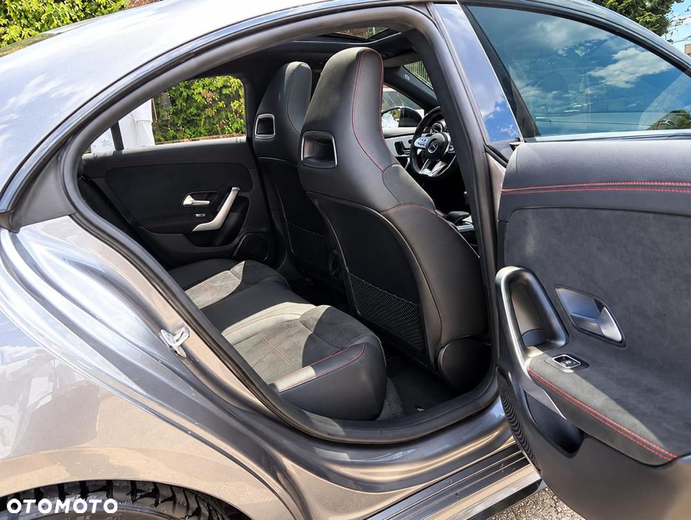 Mercedes-Benz CLA AMG 45 S 4-Matic 8G-DCT - 12