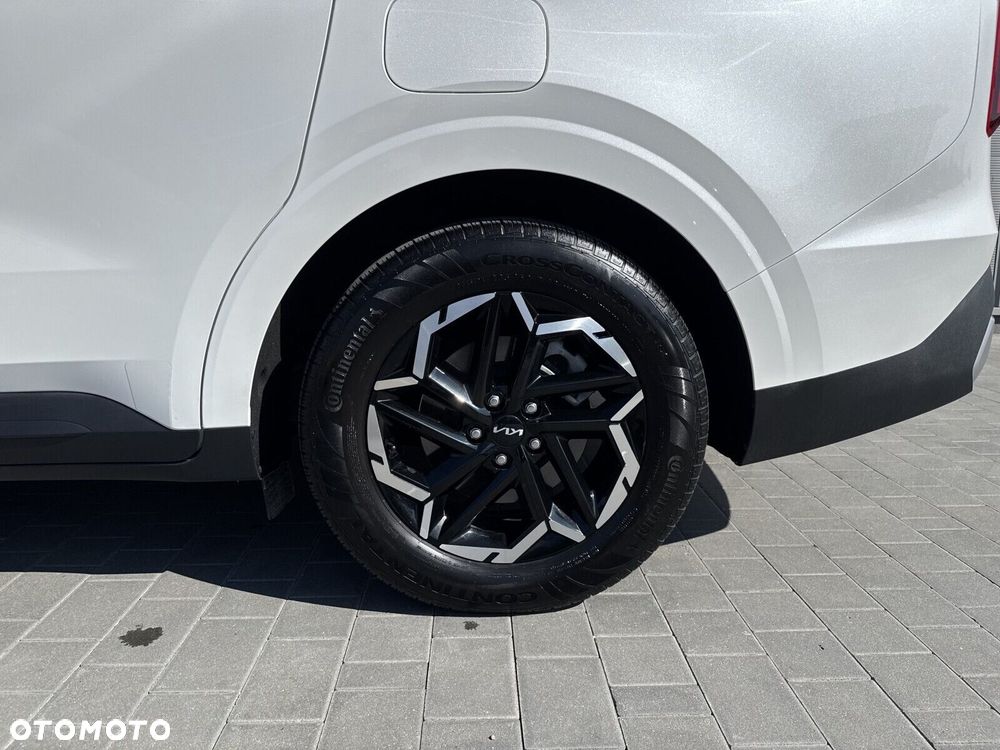 Kia Carnival - 9