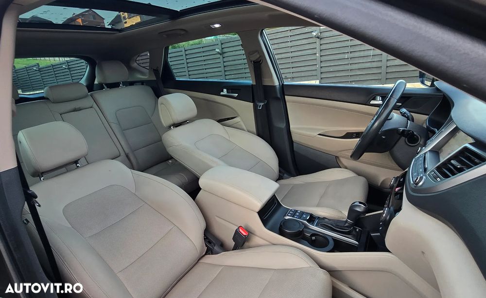 Hyundai Tucson 2.0 CRDI 4WD 6AT Luxury Pack+ - 32