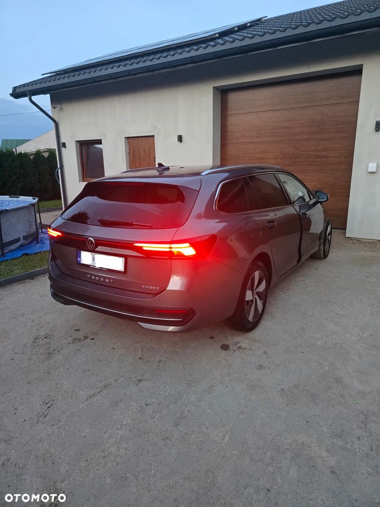 Volkswagen Passat - 11