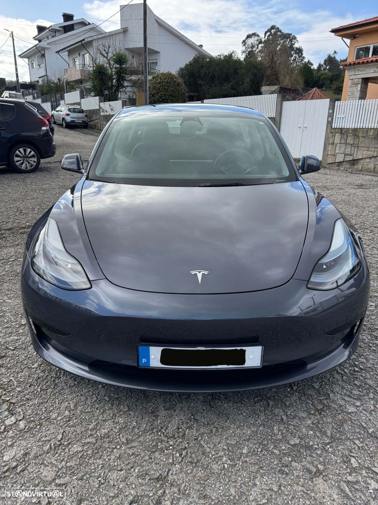 Tesla Model 3 - 4