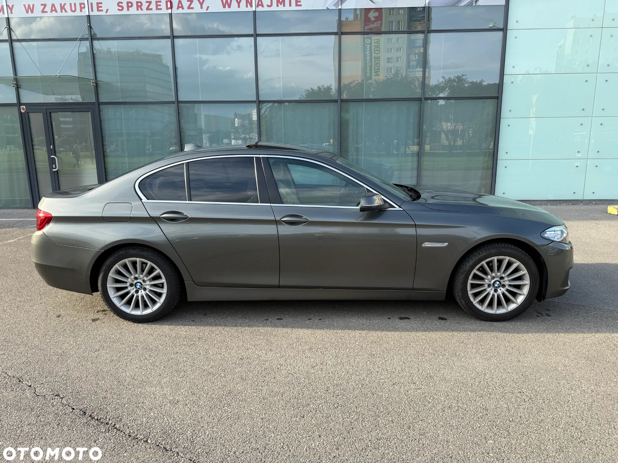 BMW Seria 5 518d - 10