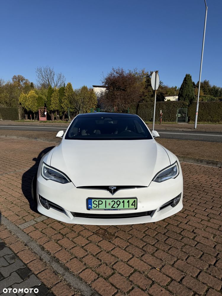 Tesla Model S - 1