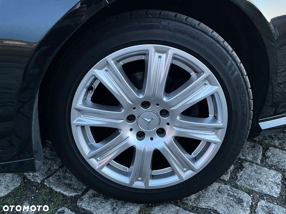 Mercedes-Benz Klasa E 220 CDI DPF BlueEFFICIENCY Automatik Elegance - 16