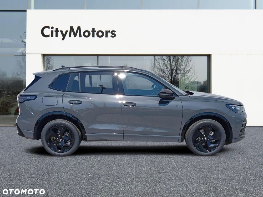 Volkswagen Tiguan - 8
