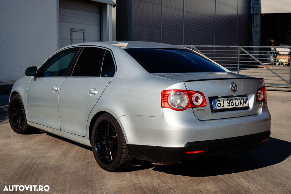 Volkswagen Jetta 1.9 TDI Comfortline - 8
