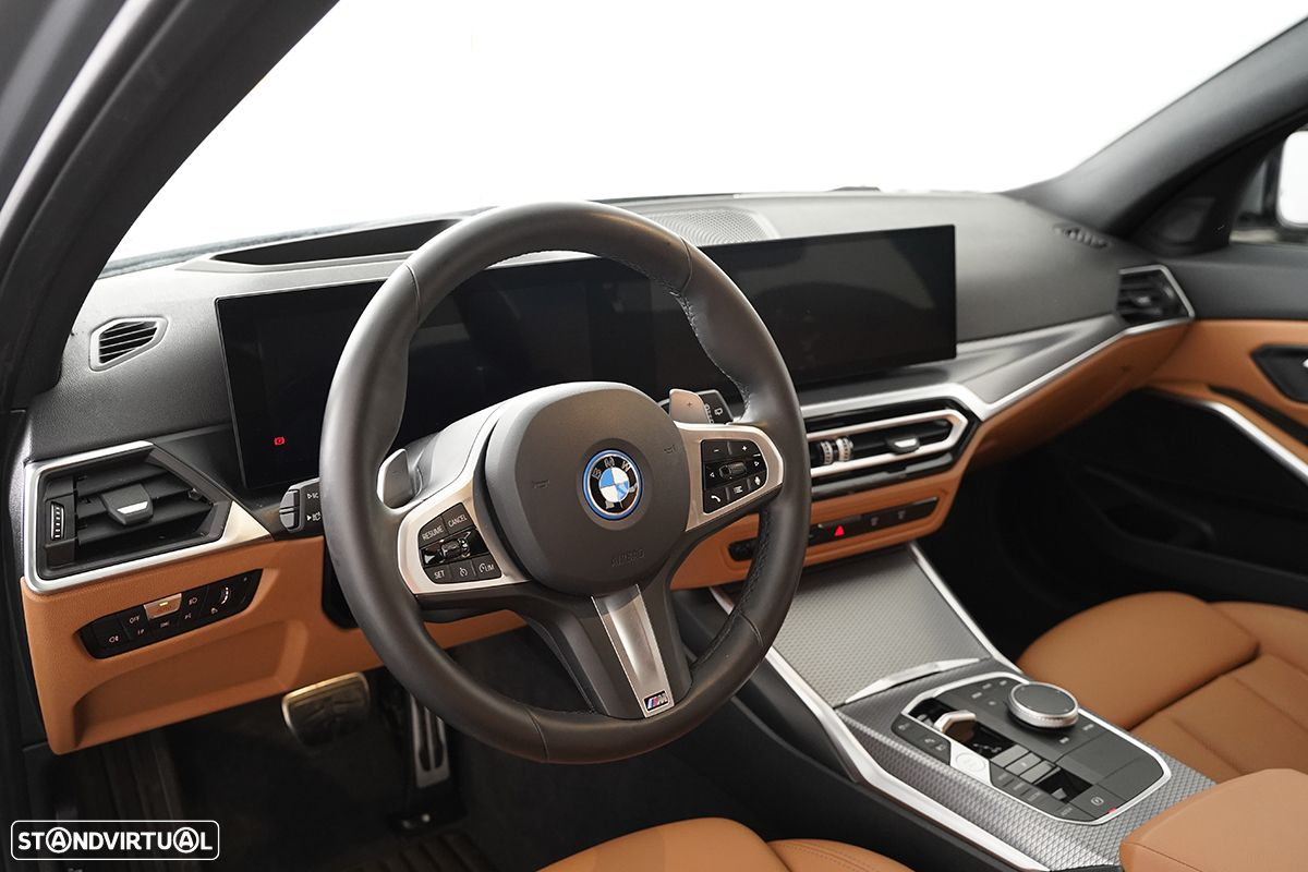 BMW 330 e Touring Pack Desportivo M Auto - 8