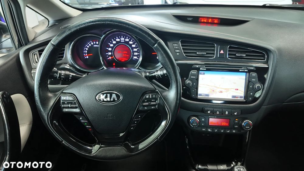 Kia Ceed 1.6 GDI Dream-Team Edition - 22
