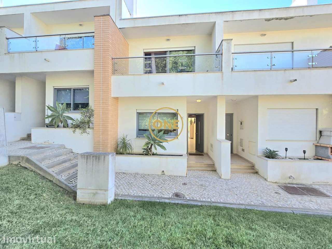 Moradia Geminada T2 com garagem e piscina - Grande imagem: 2/54