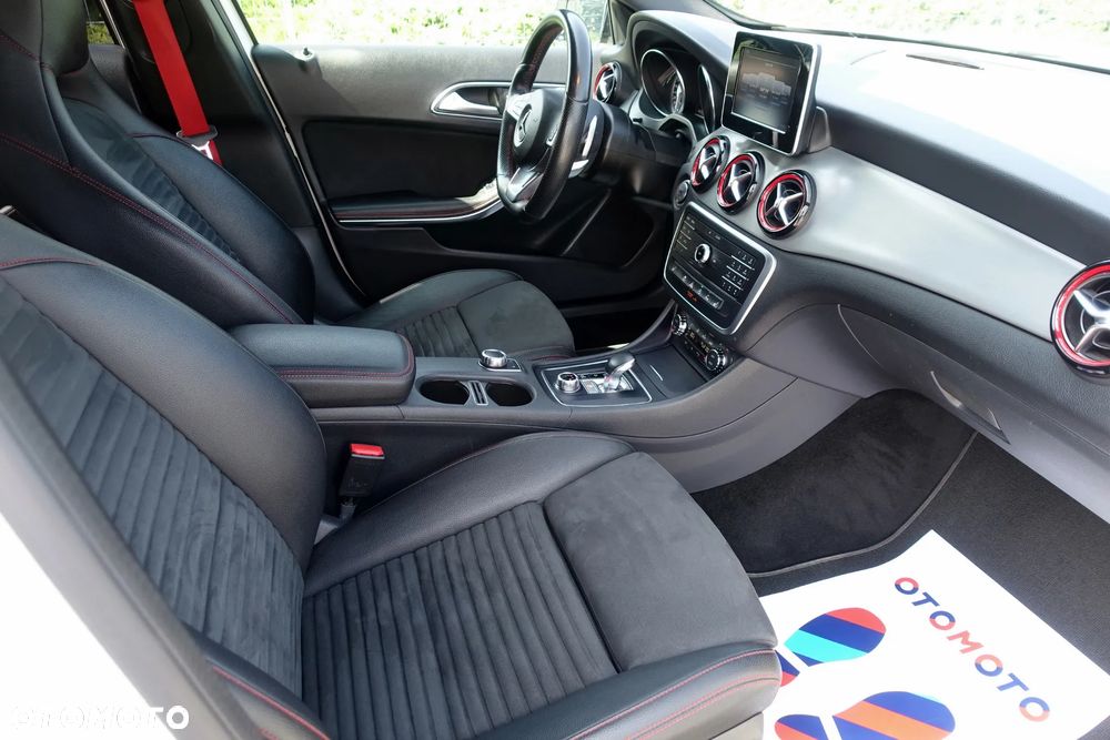 Mercedes-Benz GLA AMG 45 4Matic AMG Speedshift 7G-DCT AMG Night Edition - 11