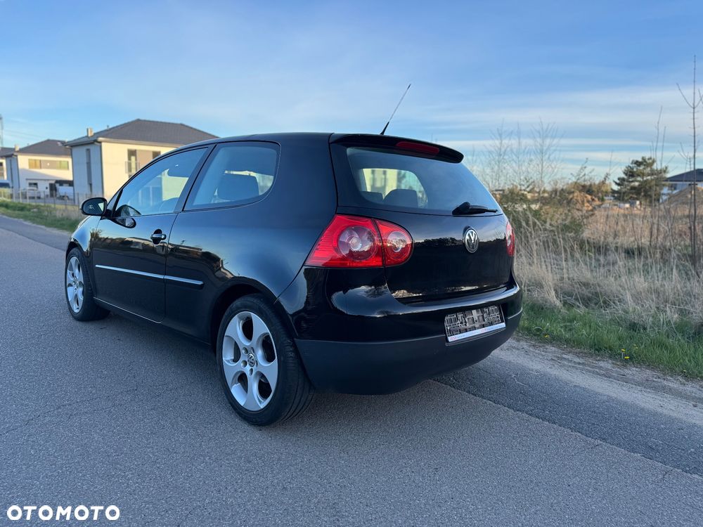 Volkswagen Golf 1.9 TDI Sportline - 6