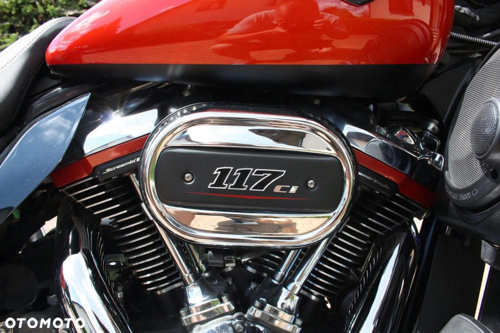 Harley-Davidson CVO Street Glide - 11