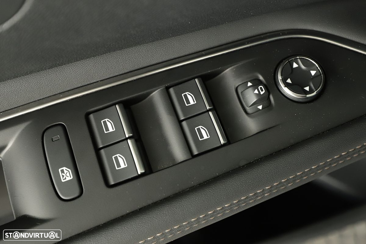 Peugeot 3008 1.2 PureTech GT EAT8 - 16
