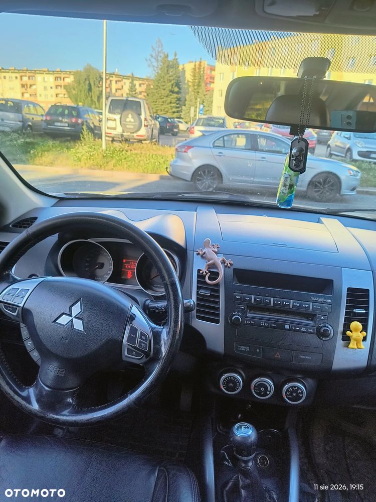 Mitsubishi Outlander 2.0 DI-D 4WD Instyle - 4