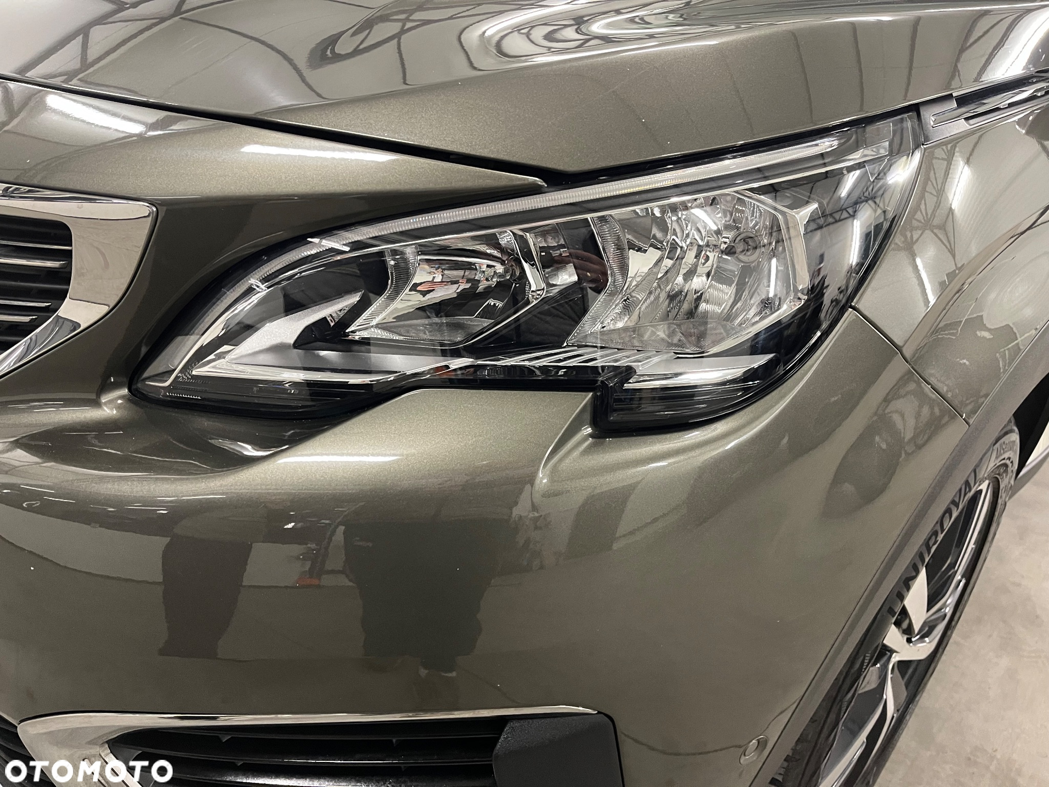 Peugeot 5008 PureTech 130 EAT8 Stop & Start Allure Business-Paket - 32