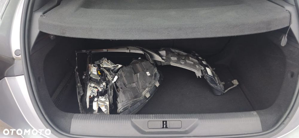 Peugeot 308 BlueHDi 130 EAT8 Style - 32