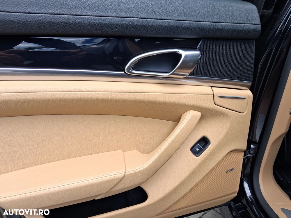 Porsche Panamera - 22