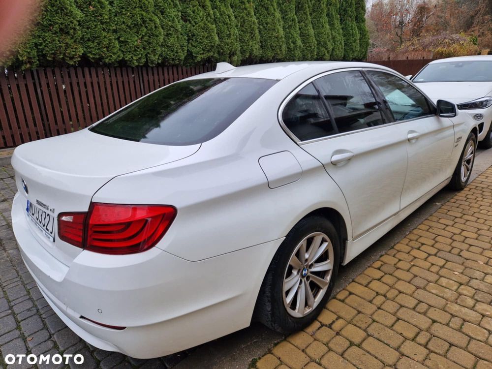 BMW Seria 5 525d xDrive - 5