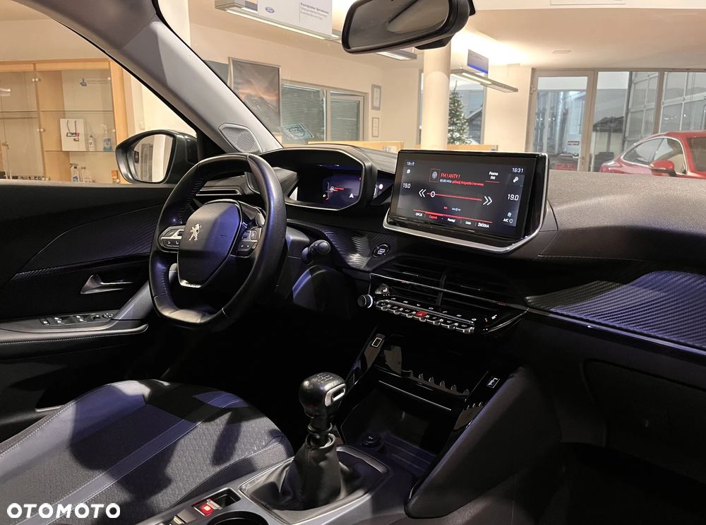 Peugeot 2008 PureTech 130 Allure - 25