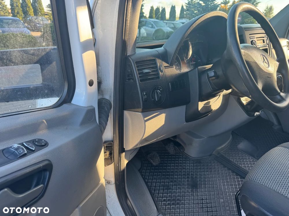 Mercedes-Benz Sprinter - 20