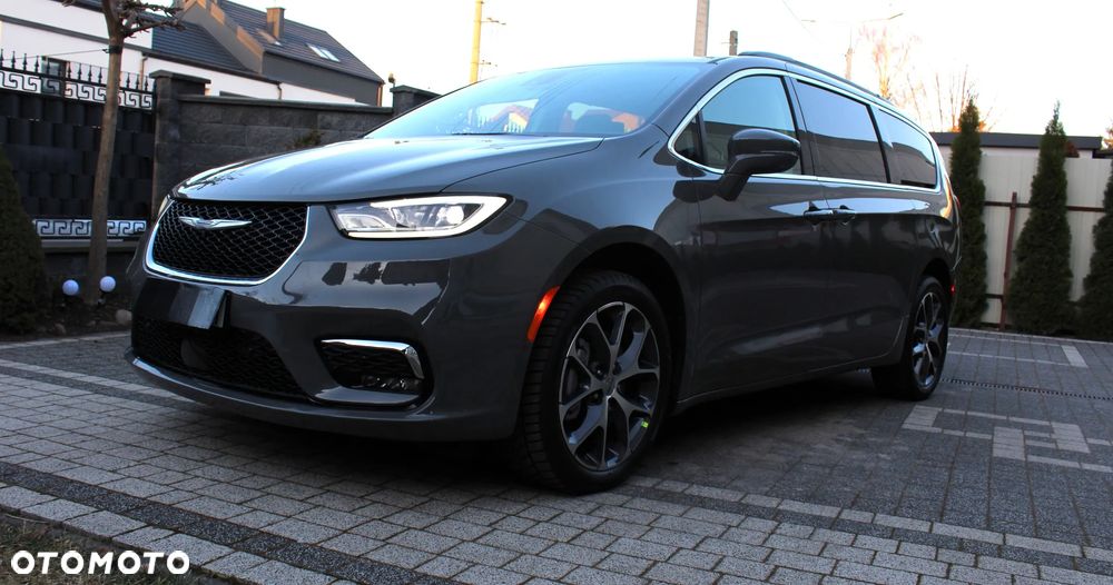 Chrysler Pacifica - 30