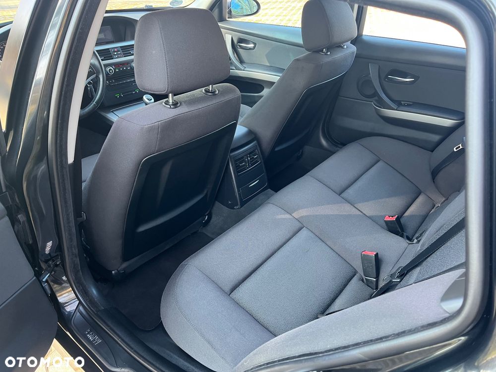 BMW Seria 3 - 26