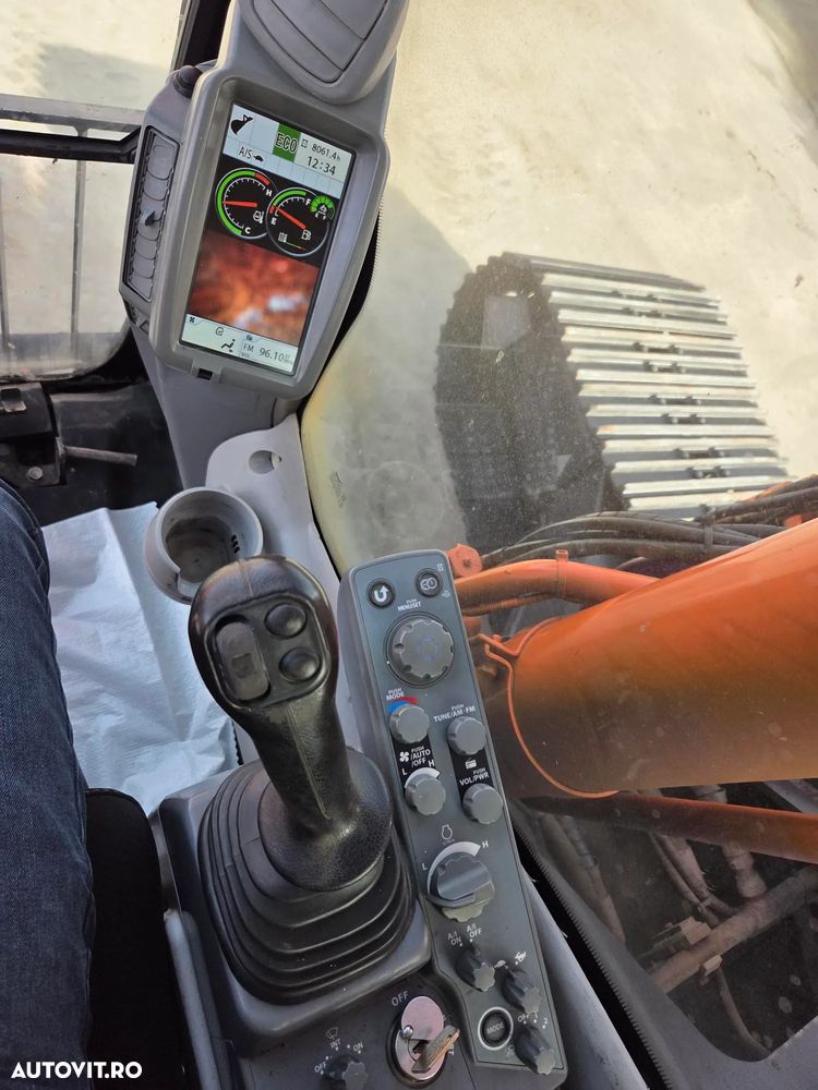 Hitachi ZX350, 2018, 8.061h, cupa noua, Masa operationala 35,6t, Inst hidr pe picon pe brate, inst hidr rotire, gresare automata, senile 90% ok, 3 pompe hidr HITACHI, produs in JAPONIA, Isuzu 282CP, Ad sapare 7,5m, ridica 22t, STARE F BUNA-PROMOTIE 89.900EUR - 4