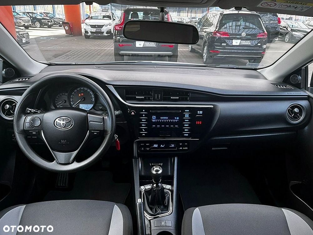 Toyota Auris - 14