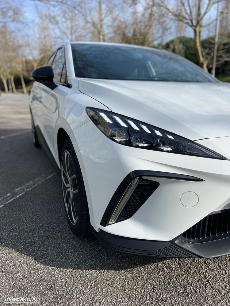 MG MG4 64 kWh Luxury - 1