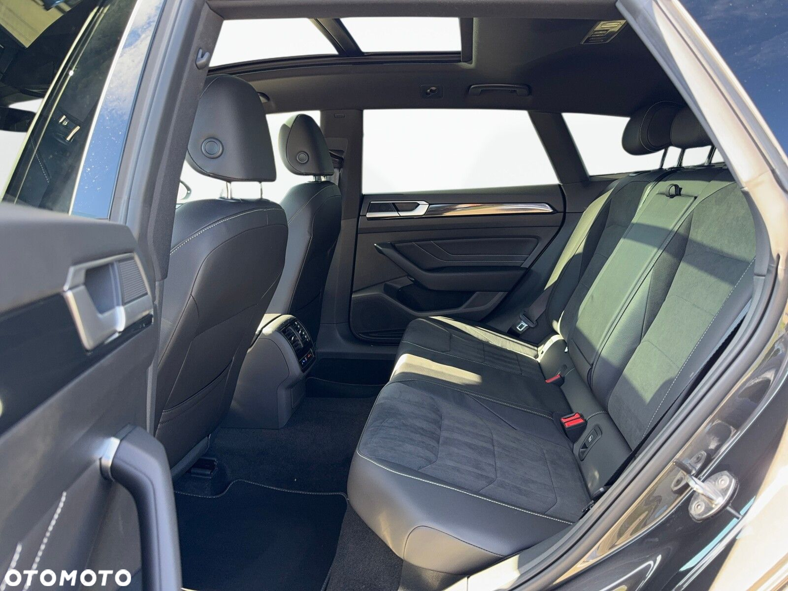 Volkswagen Arteon 2.0 TDI 4Motion R-Line DSG - 11
