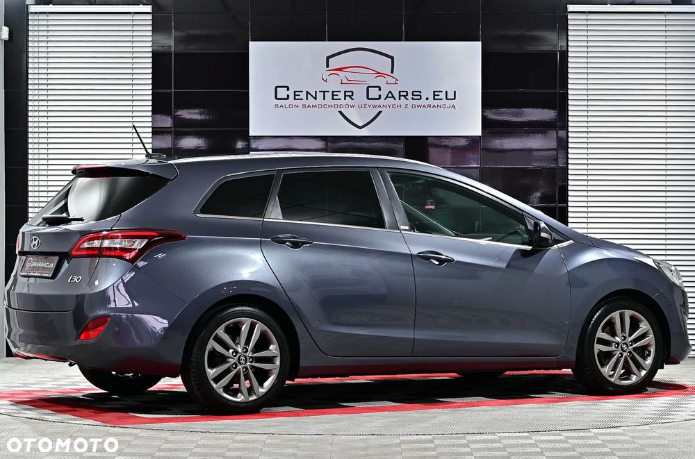 Hyundai i30 blue Kombi 1.6 CRDi DCT Passion - 16