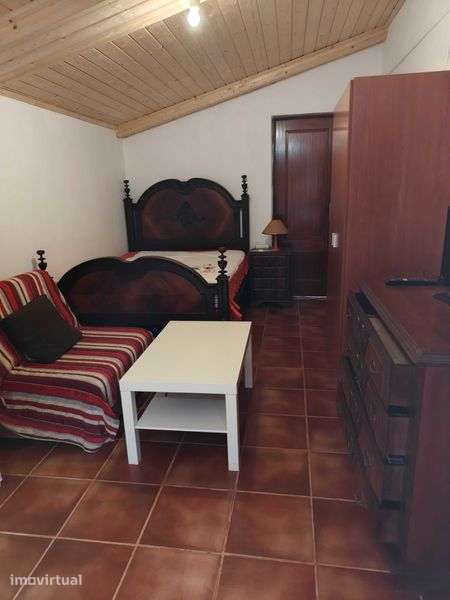 Arrenda-se T0 - perto da Longueira - Grande imagem: 2/4