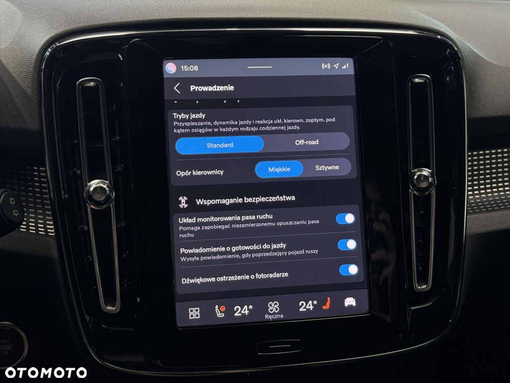 Volvo XC 40 B4 Plus Dark - 36