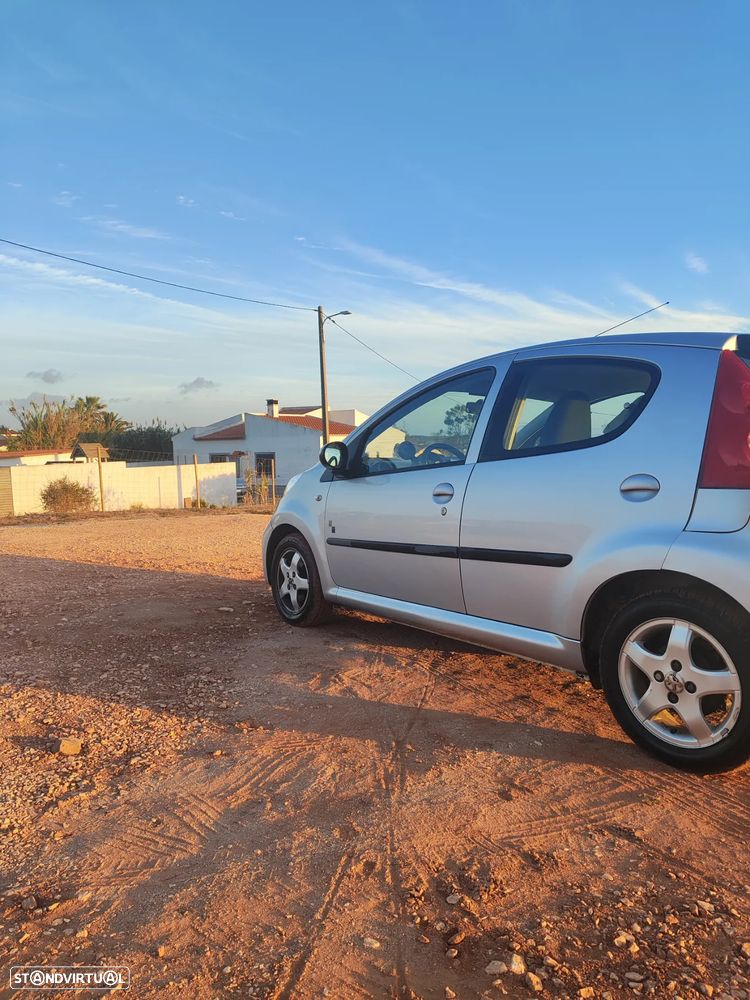 Peugeot 107 1.0 Black&Silver - 4