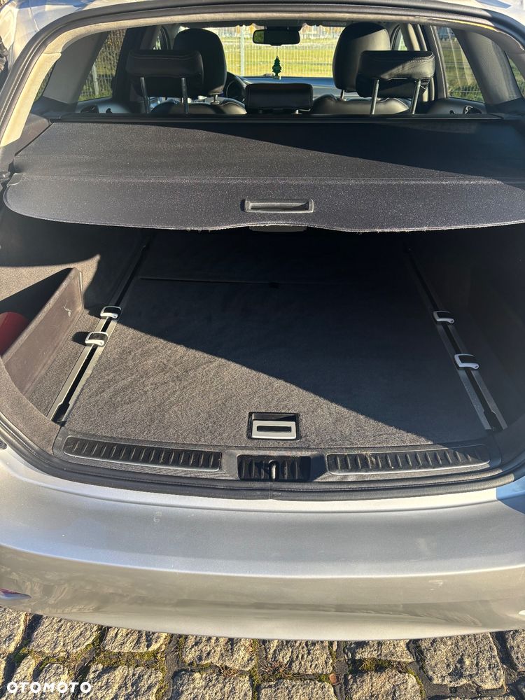 Toyota Avensis 1.8 Active MS - 19