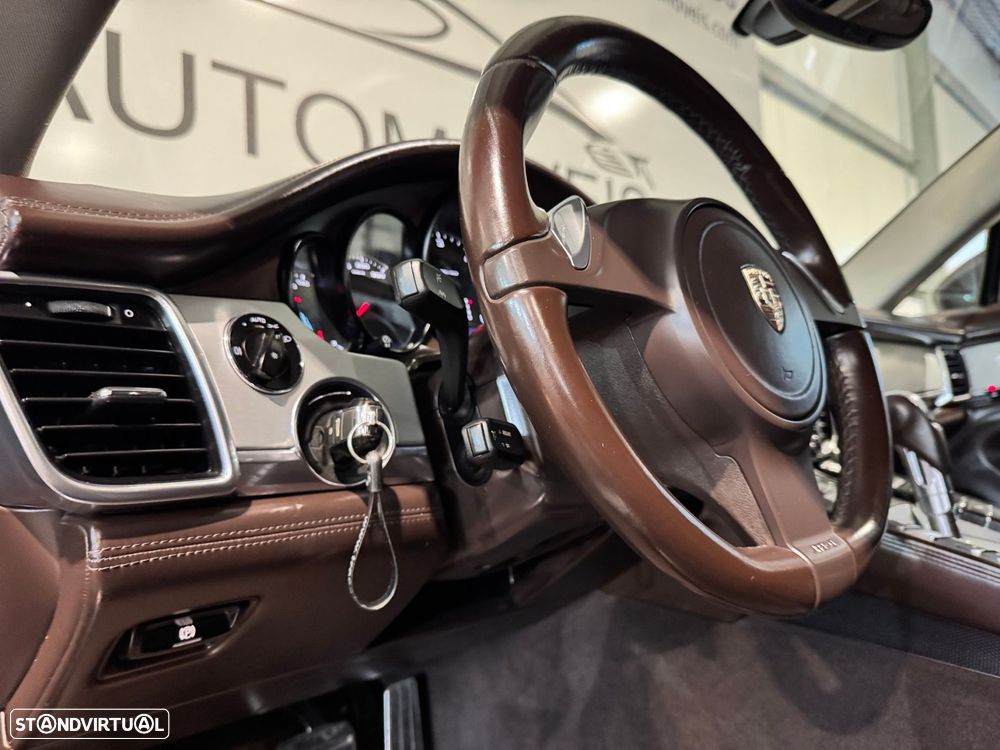 Porsche Panamera - 31