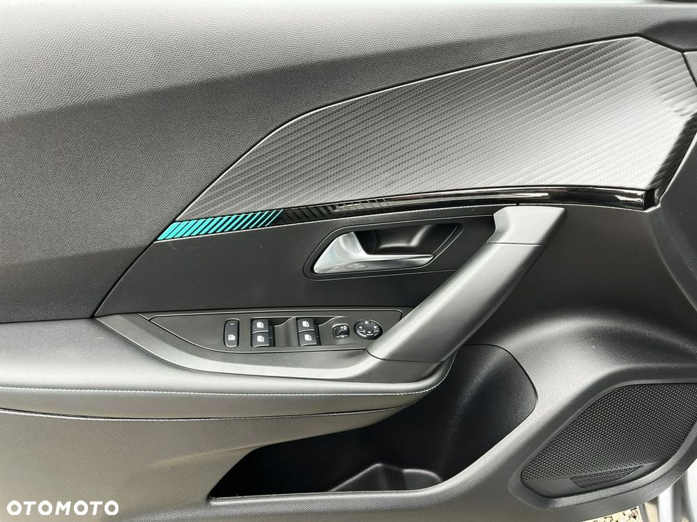 Peugeot 2008 PureTech 130 Allure S&S EAT8 - 36
