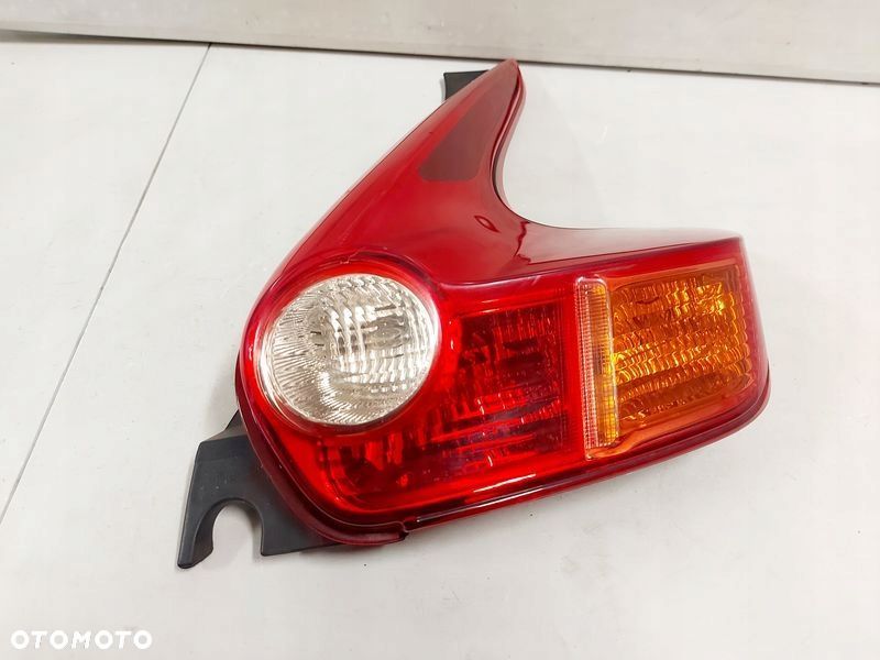 NISSAN JUKE F15 LAMPA PRAWY TYŁ PRAWA TYLNA - 2