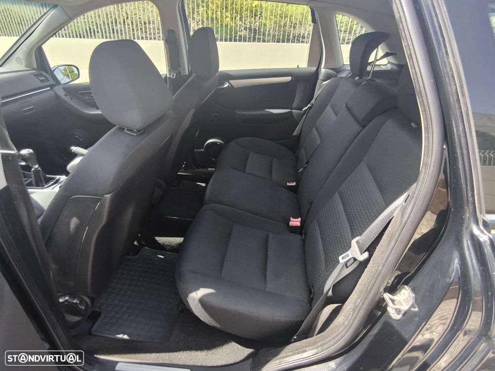 Mercedes-Benz B 180 CDI - 9