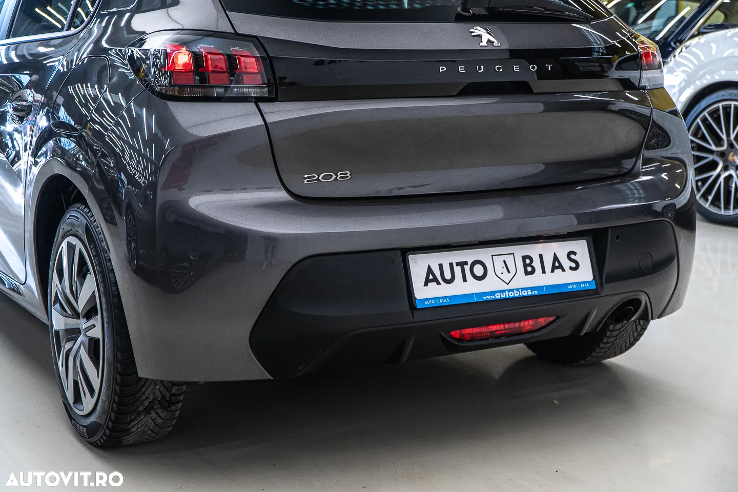 Peugeot 208 1.2L PureTech 100 S&S BVM6 Allure - 31