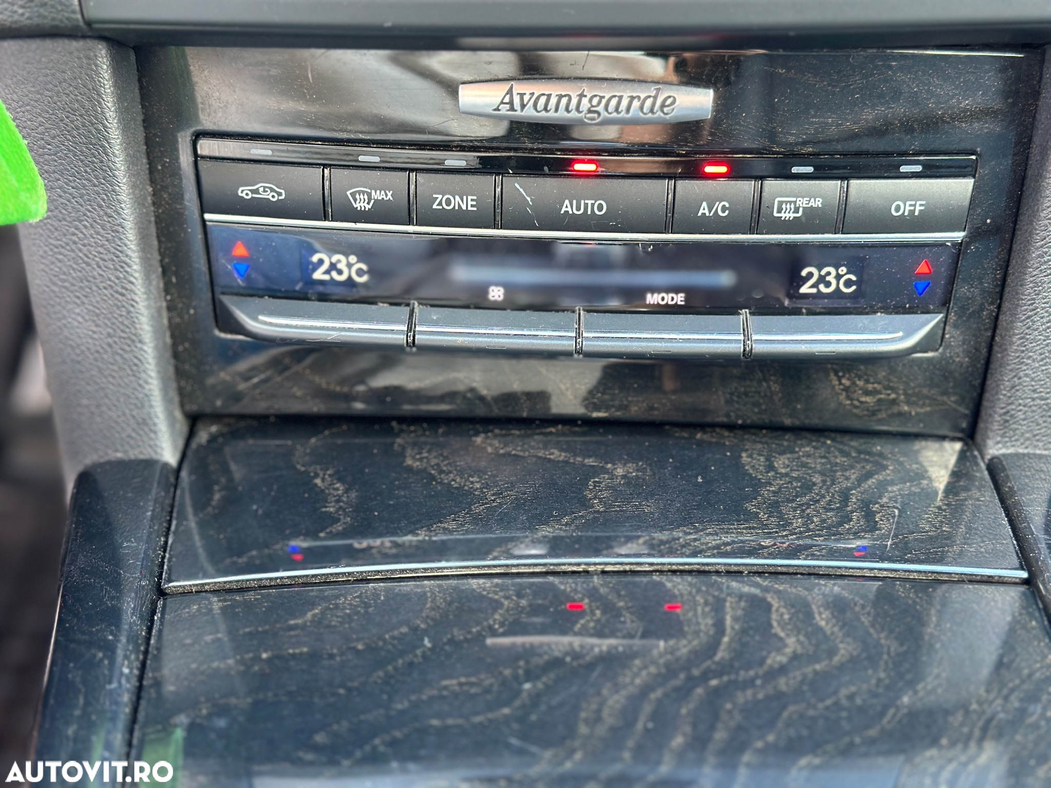 Mercedes-Benz E 300 BlueTEC HYBRID 7G-TRONIC Avantgarde - 24